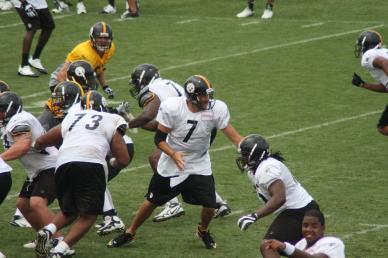 Pouncey inching closer to being named starting center 