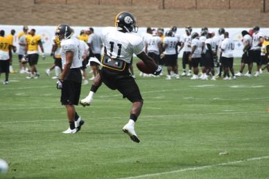 Opening the season with 2 quarterbacks gives the Steelers roster flexibility