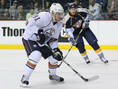 Penguins sign Mike Comrie who is being brought in to play wing