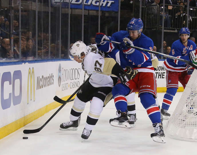 Could Sidney Crosby benefit from having a twoway defensive minded